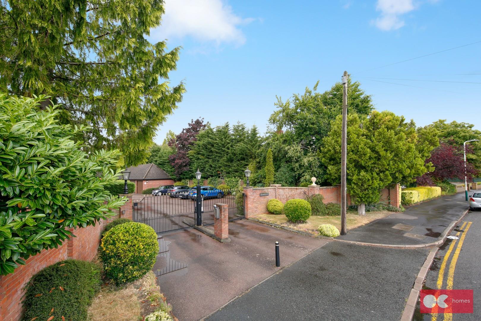 2 bed flat to rent in Parkstone Avenue, Hornchurch  - Property Image 7