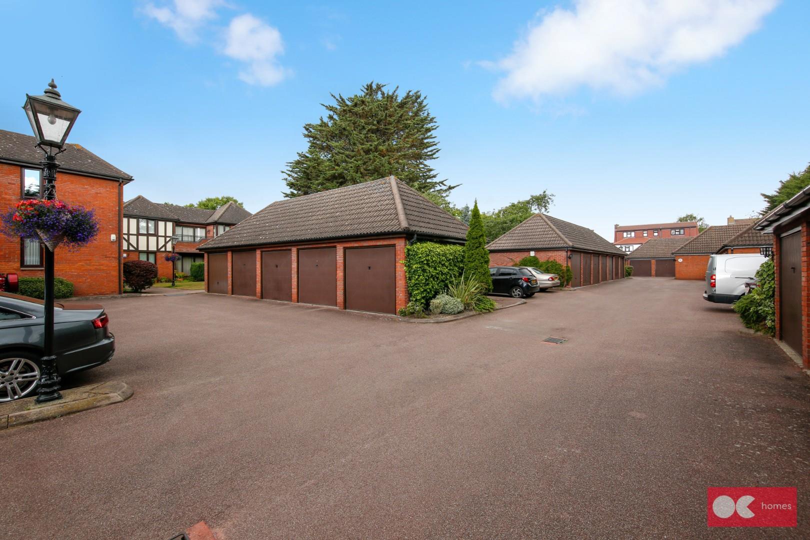 2 bed flat to rent in Parkstone Avenue, Hornchurch  - Property Image 24