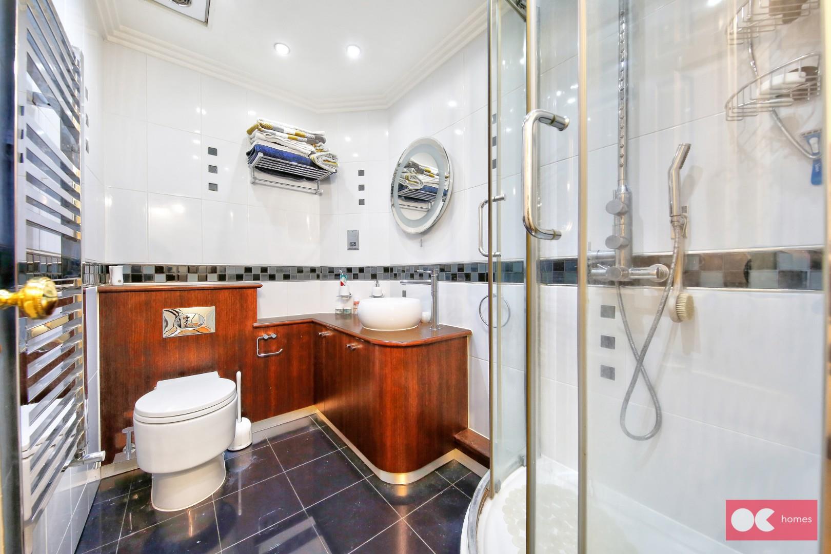 2 bed flat to rent in Parkstone Avenue, Hornchurch  - Property Image 3