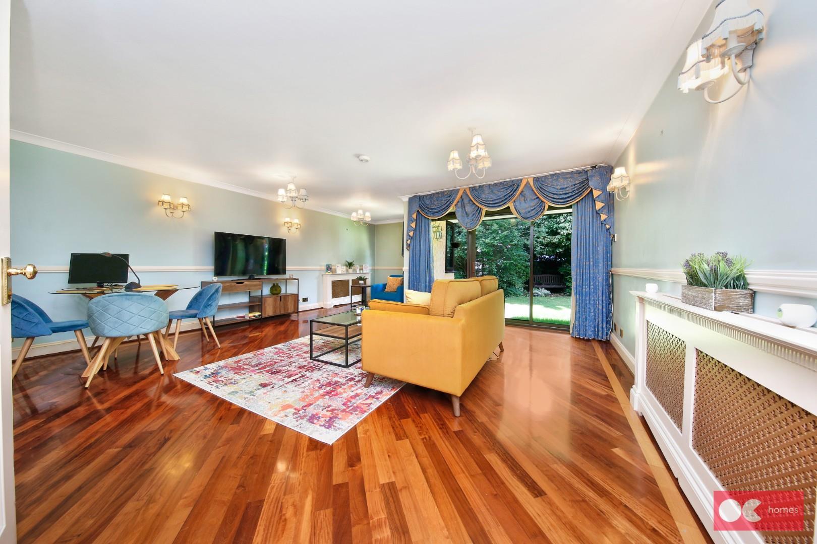 2 bed flat to rent in Parkstone Avenue, Hornchurch  - Property Image 2