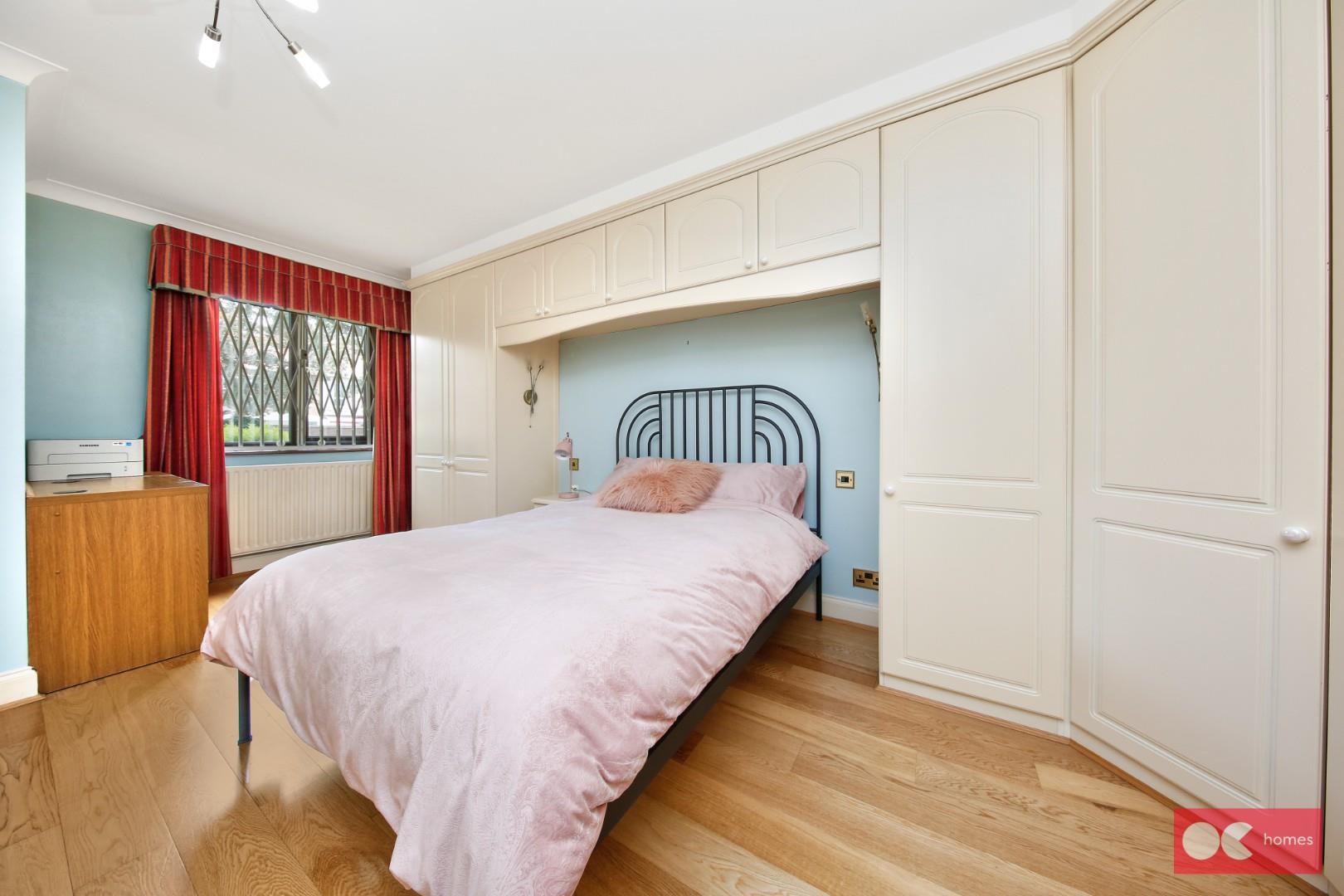2 bed flat to rent in Parkstone Avenue, Hornchurch  - Property Image 6