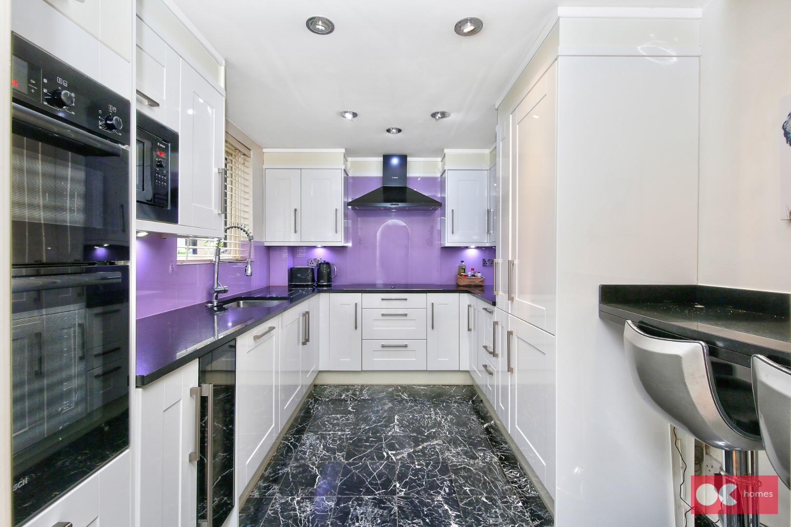 2 bed flat to rent in Parkstone Avenue, Hornchurch  - Property Image 13