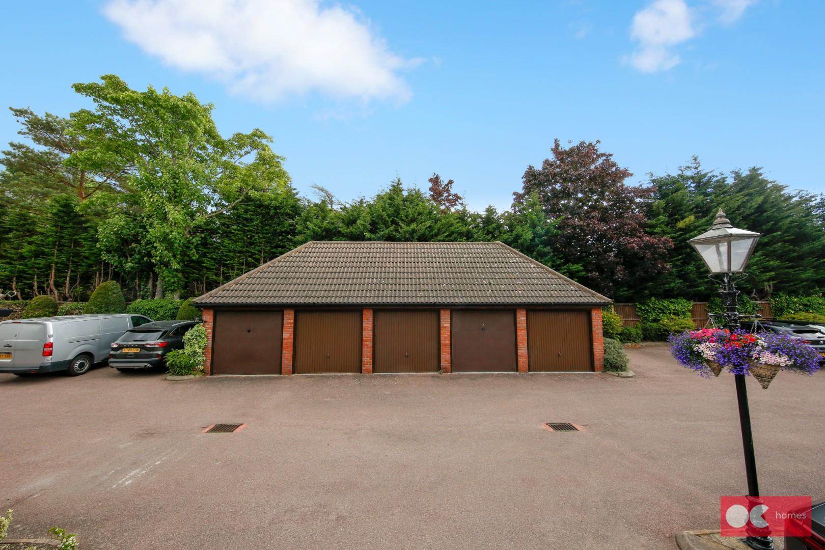 2 bed flat to rent in Parkstone Avenue, Hornchurch  - Property Image 28
