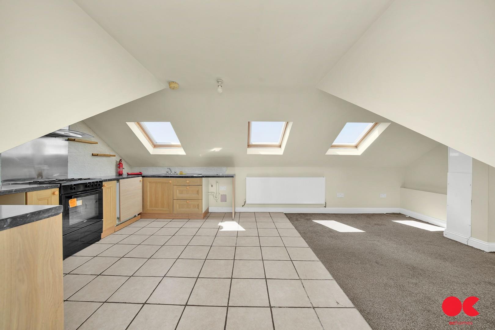 1 bed flat to rent in High Road Leytonstone, London, E11