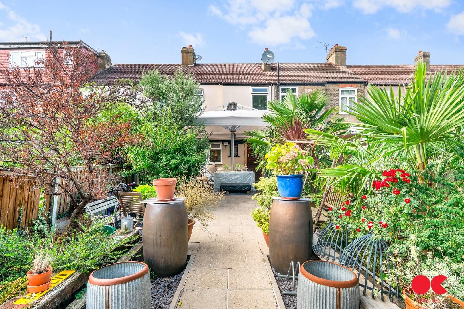 3 bed terraced house for sale in Clarence Avenue, Gants Hill  - Property Image 30