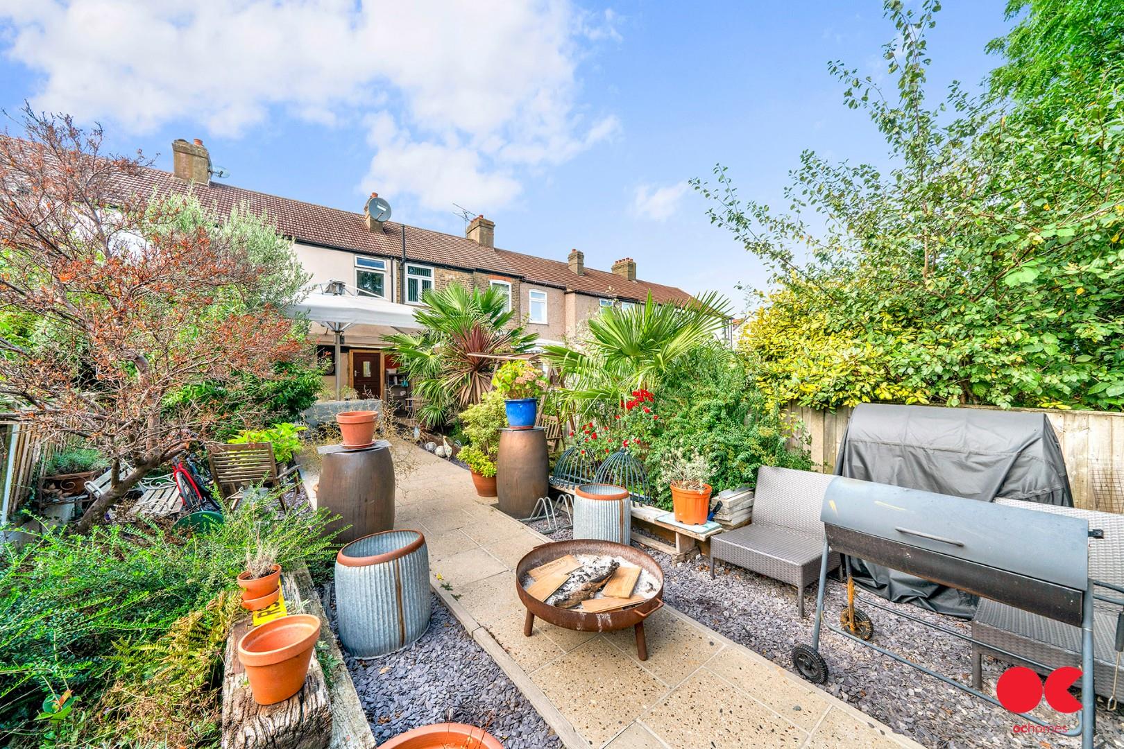 3 bed terraced house for sale in Clarence Avenue, Gants Hill  - Property Image 12