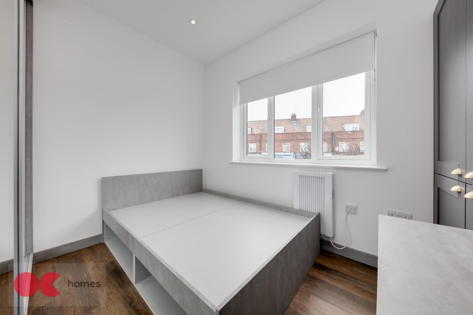 1 bed flat to rent in Station Square, Gidea Park  - Property Image 3