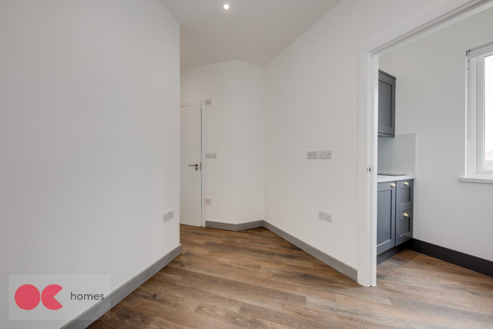 1 bed flat to rent in Station Square, Gidea Park  - Property Image 7