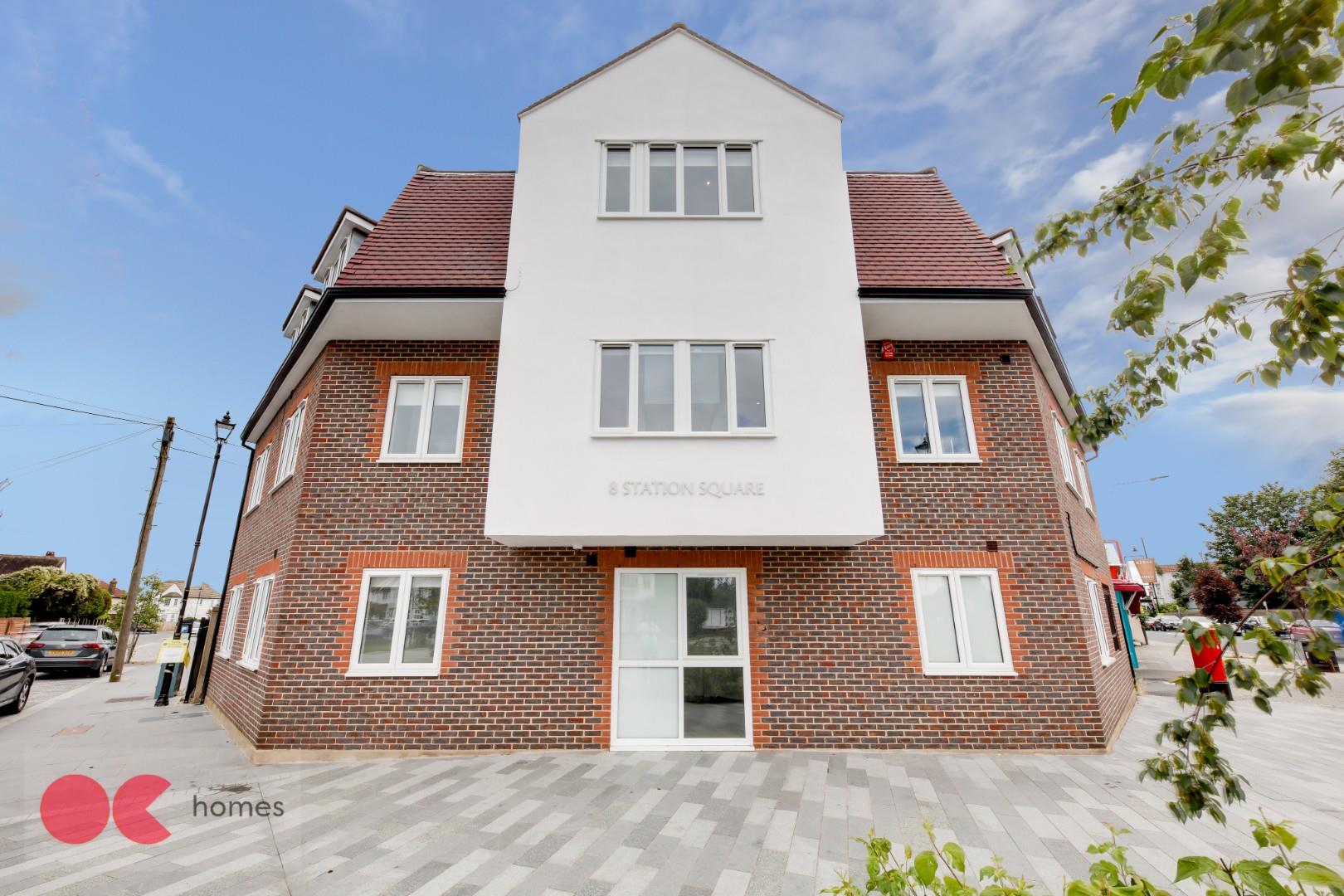 1 bed flat to rent in Station Square, Gidea Park  - Property Image 2