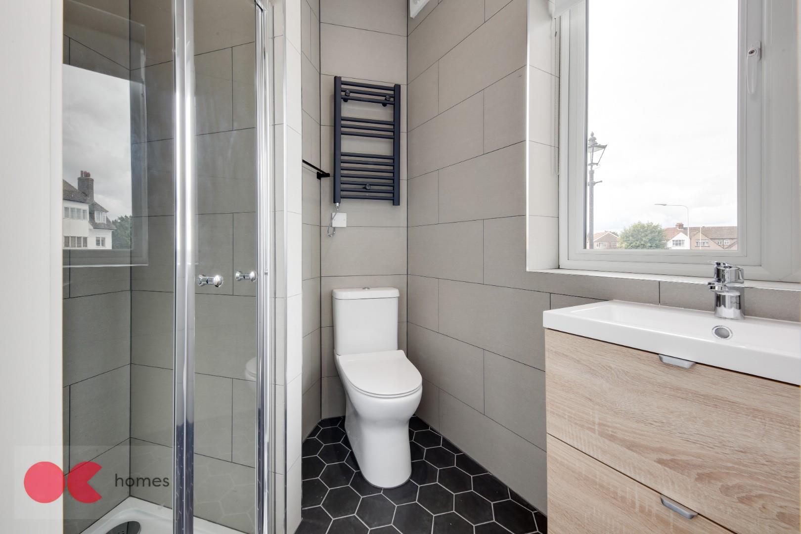 1 bed flat to rent in Station Square, Gidea Park  - Property Image 4