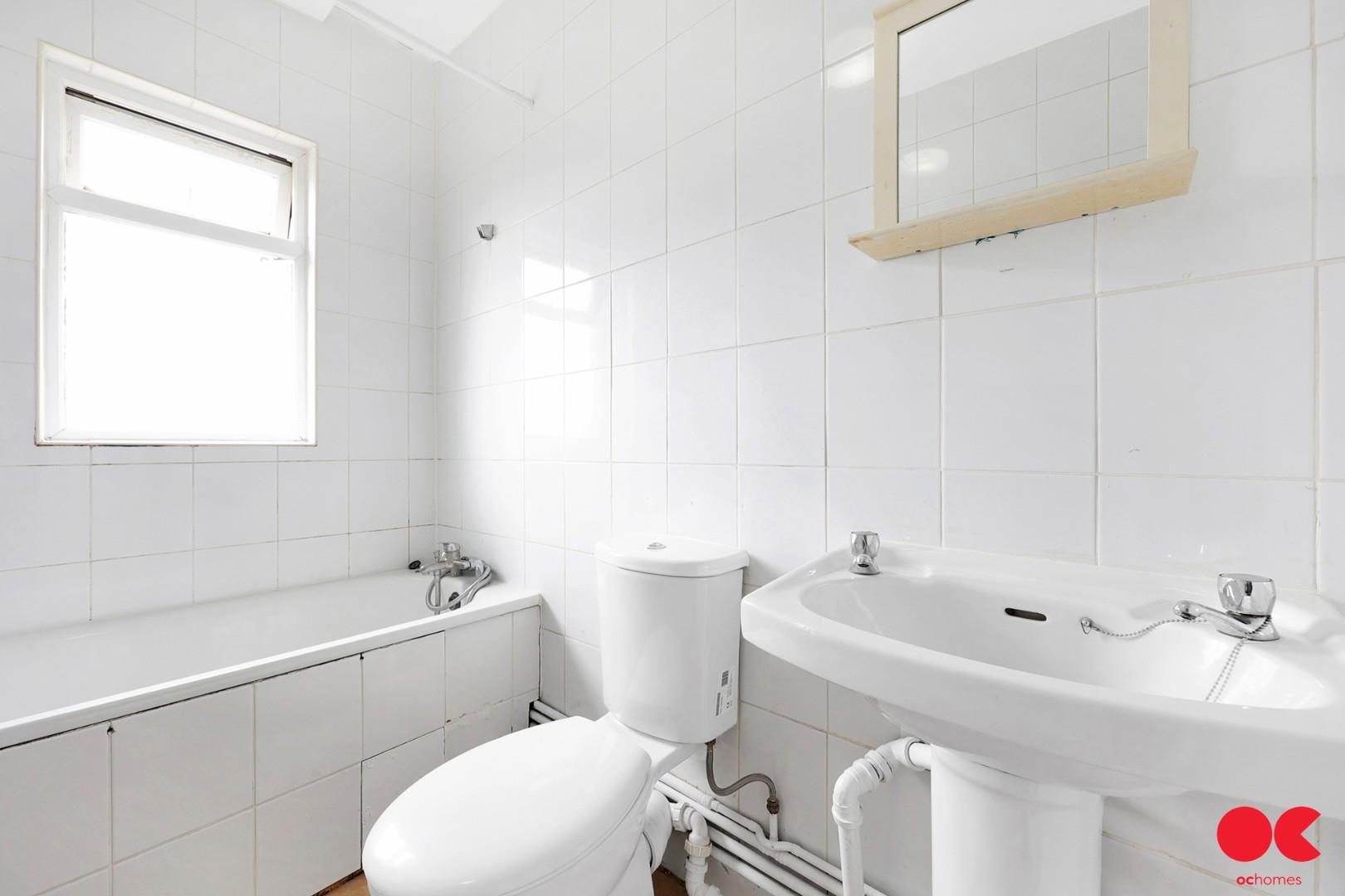 Studio flat to rent in High Road Leytonstone, London  - Property Image 17