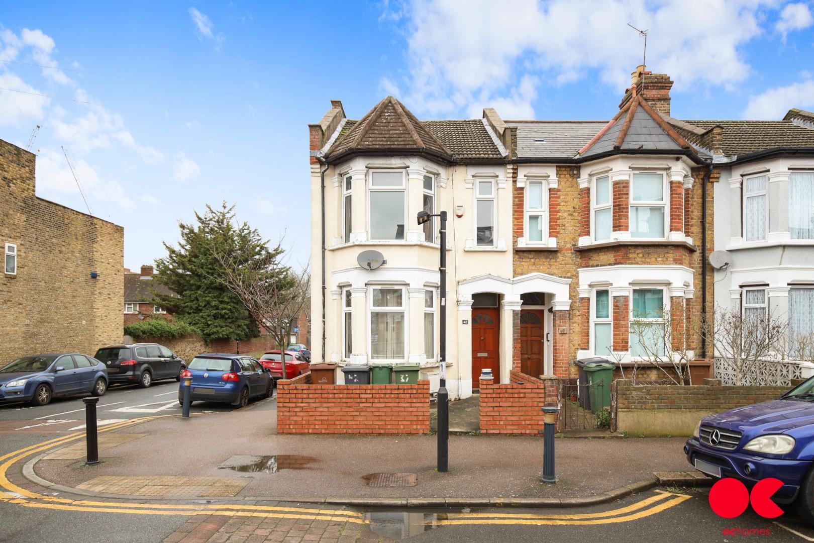 3 bed end of terrace house to rent in Adelaide Road, London, E10
