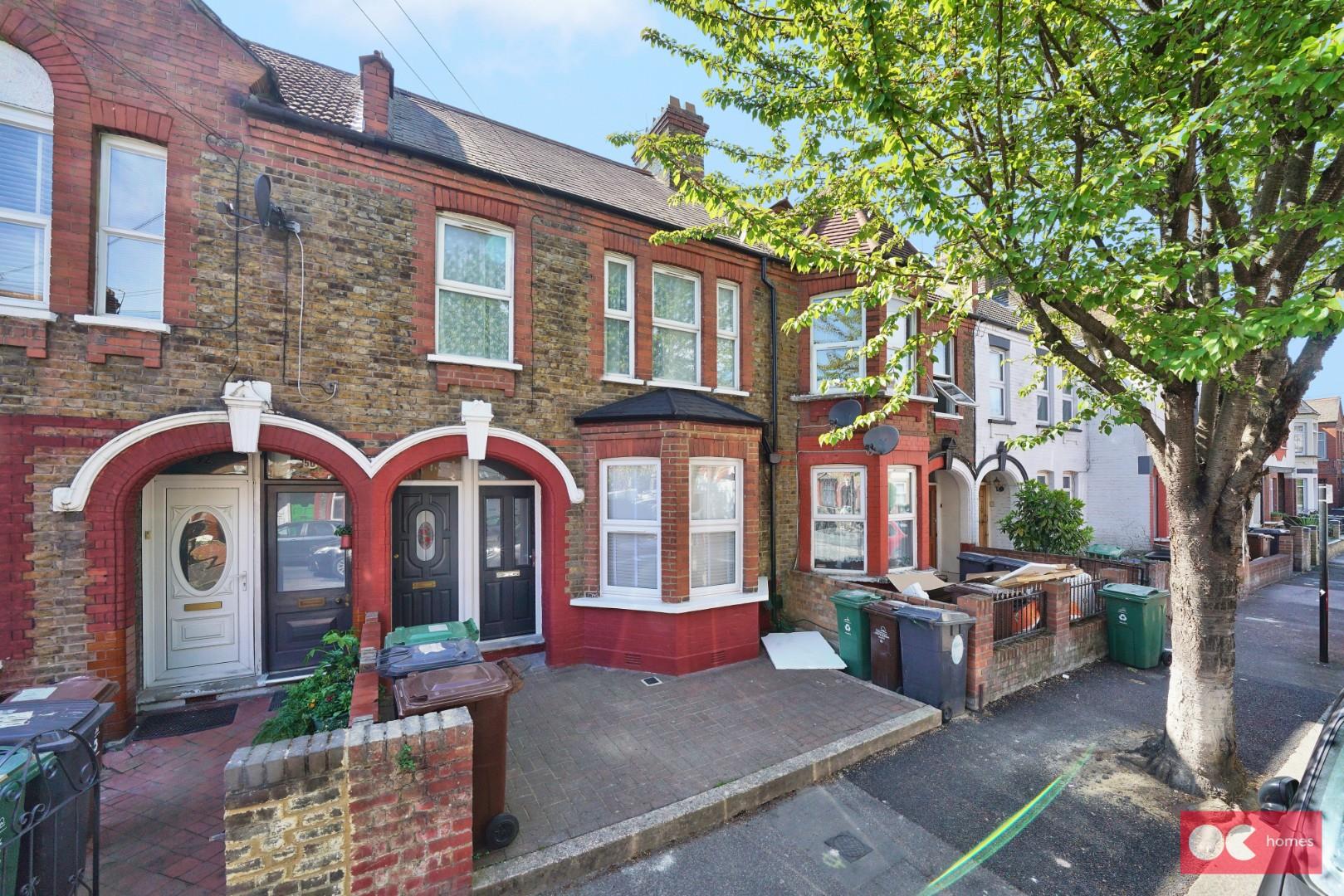 2 bed maisonette to rent in Seymour Road, London  - Property Image 5