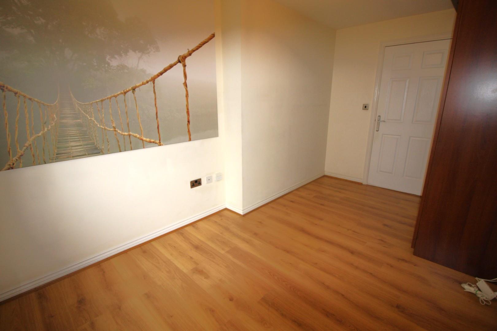 1 bed flat to rent in Kidman Close, Gidea Park  - Property Image 7