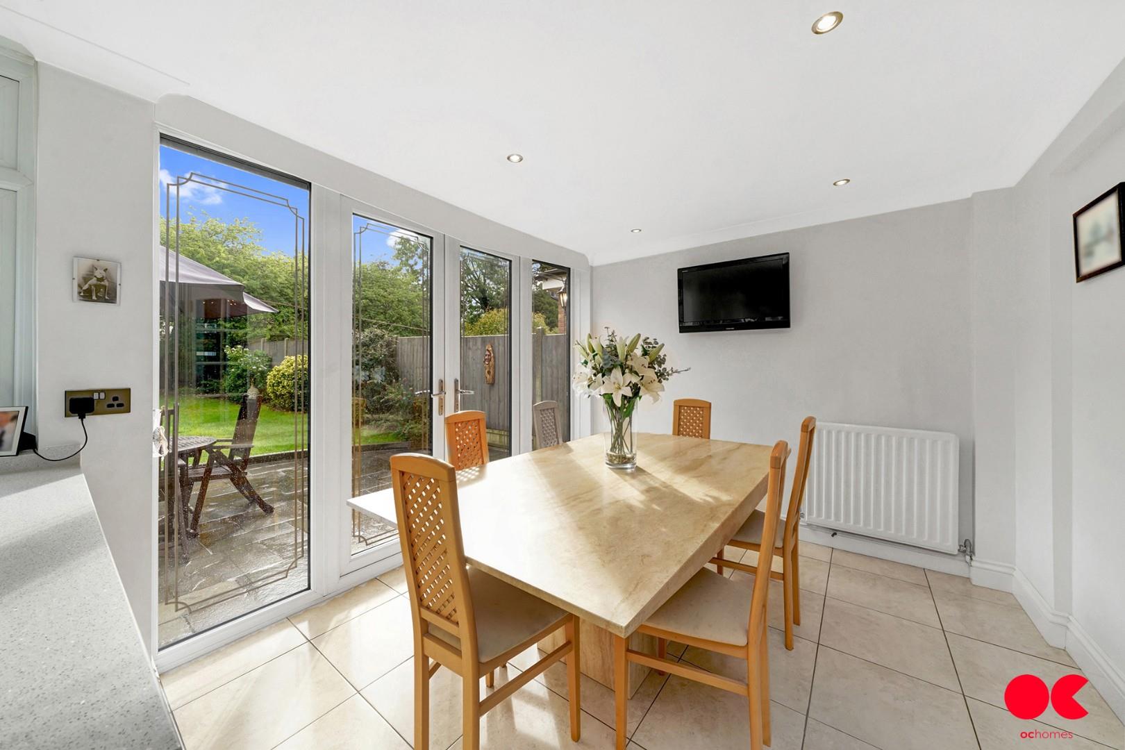 3 bed detached house for sale in Great Nelmes Chase, Hornchurch  - Property Image 16