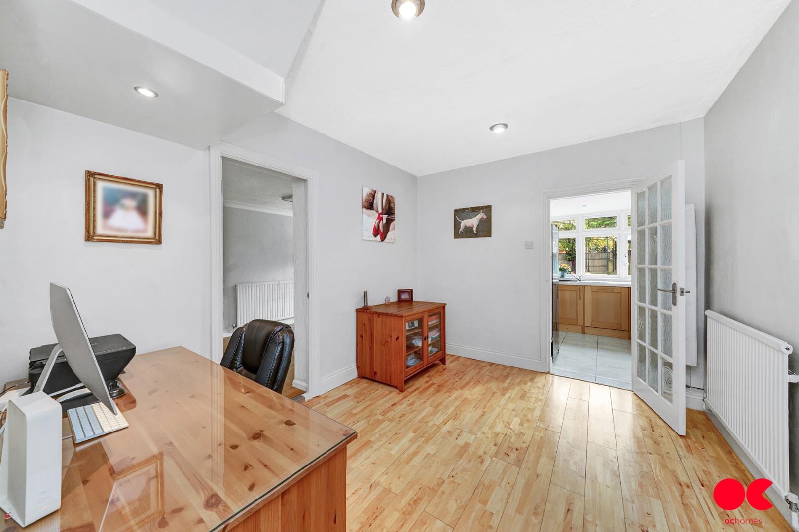3 bed detached house for sale in Great Nelmes Chase, Hornchurch  - Property Image 14
