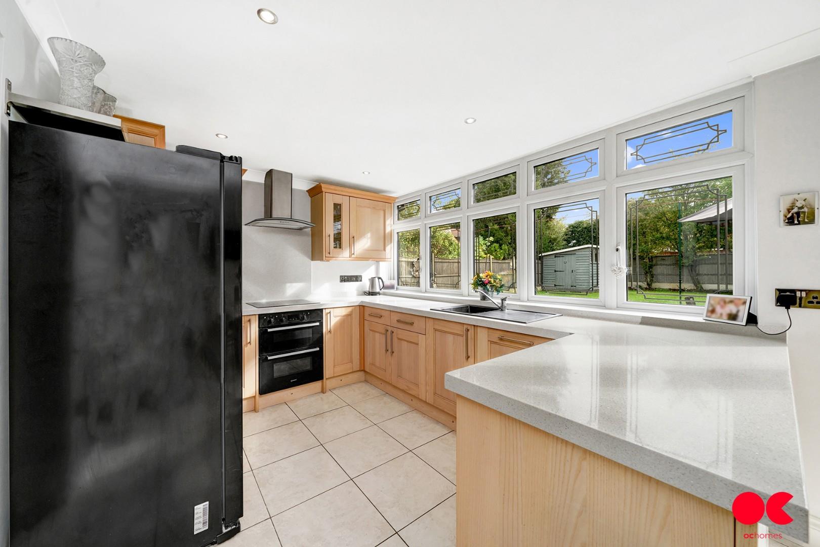 3 bed detached house for sale in Great Nelmes Chase, Hornchurch  - Property Image 29
