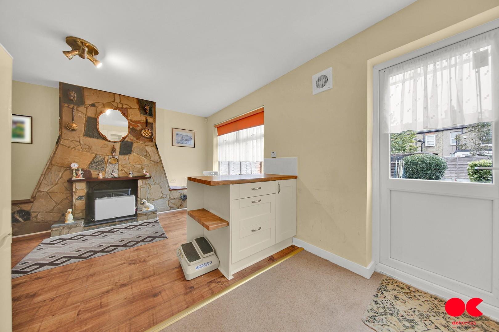 3 bed terraced house for sale in Norfolk Road, Romford  - Property Image 17