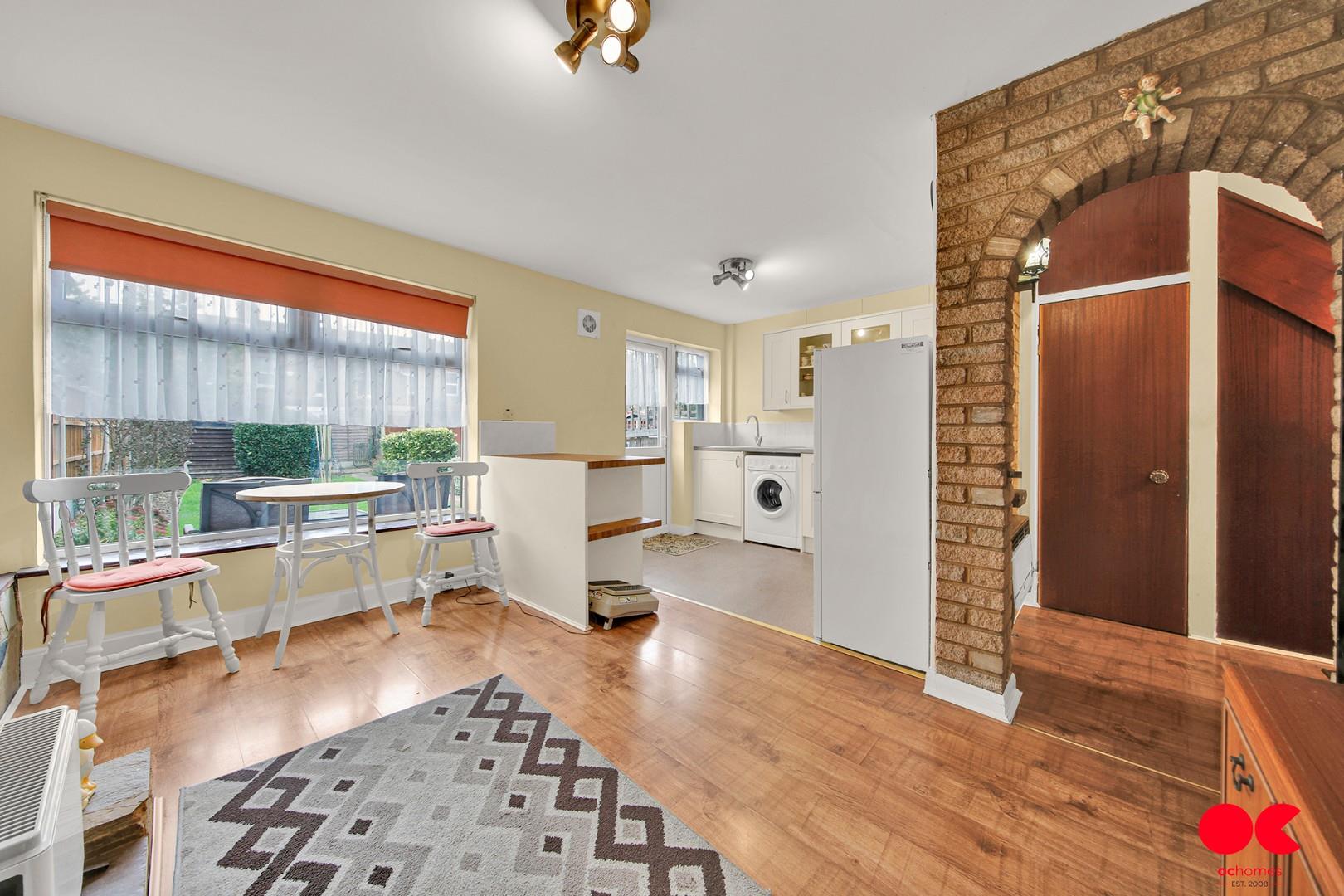 3 bed terraced house for sale in Norfolk Road, Romford  - Property Image 9