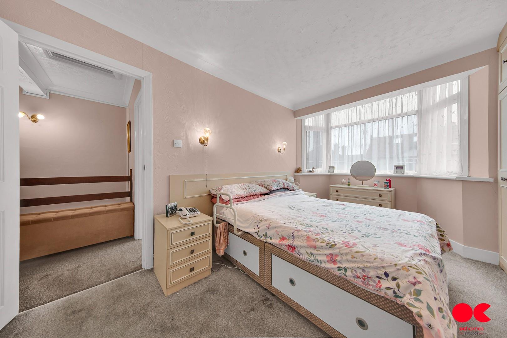 3 bed terraced house for sale in Norfolk Road, Romford  - Property Image 27