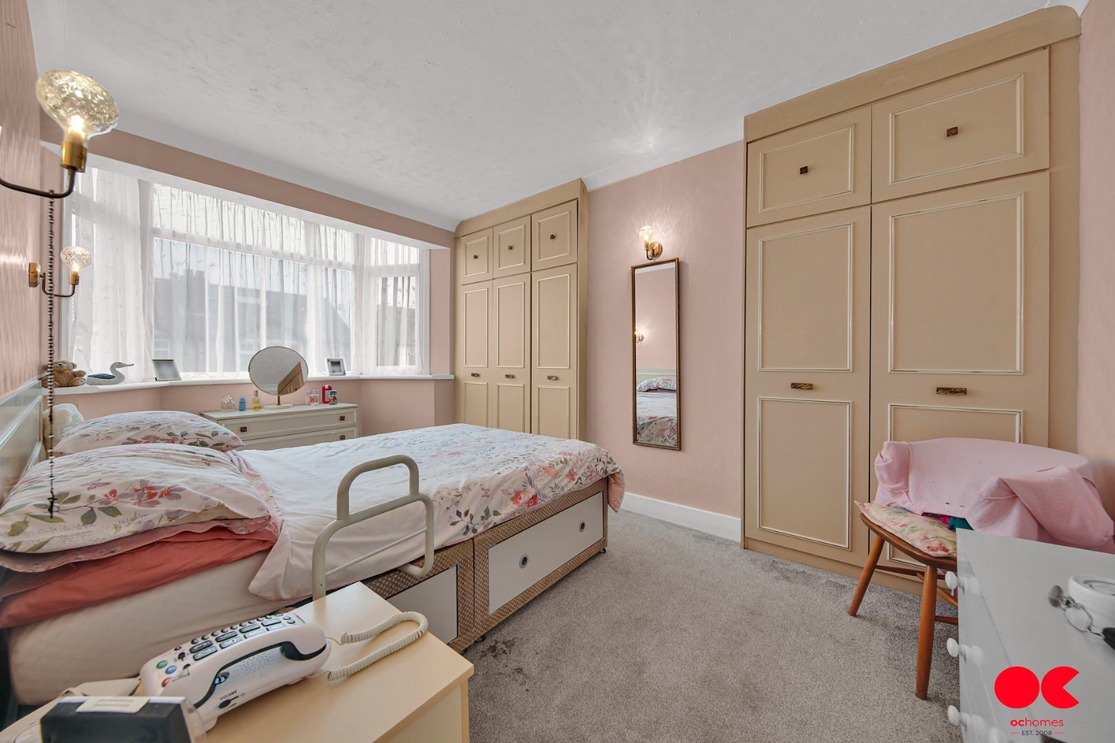 3 bed terraced house for sale in Norfolk Road, Romford  - Property Image 4