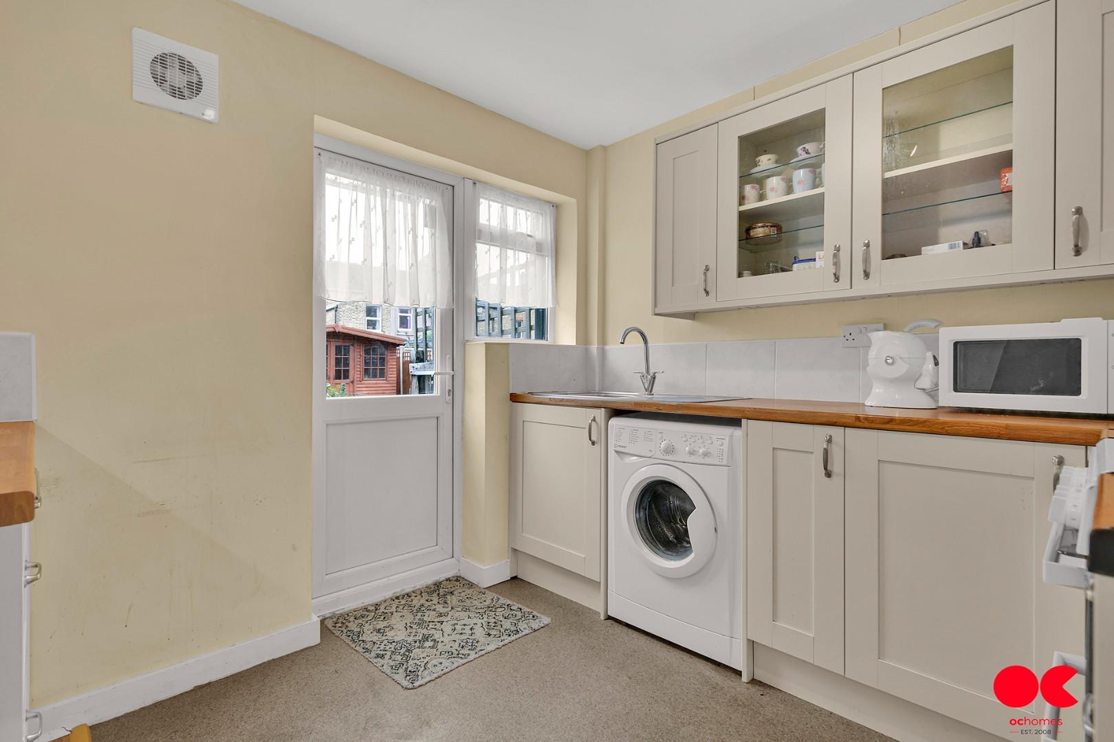 3 bed terraced house for sale in Norfolk Road, Romford  - Property Image 18