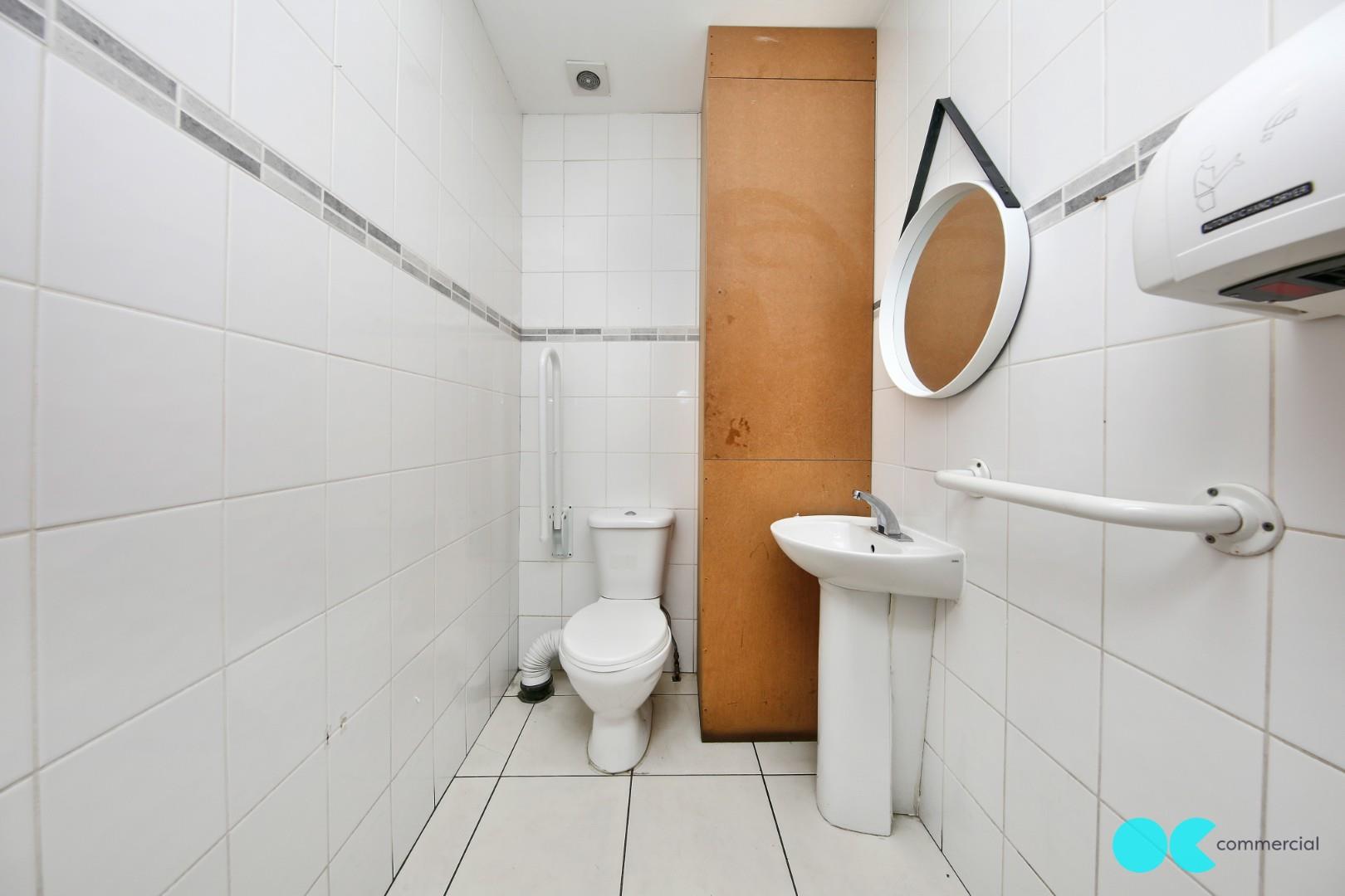 Commercial property to rent in High Road Leyton, Leyton  - Property Image 19