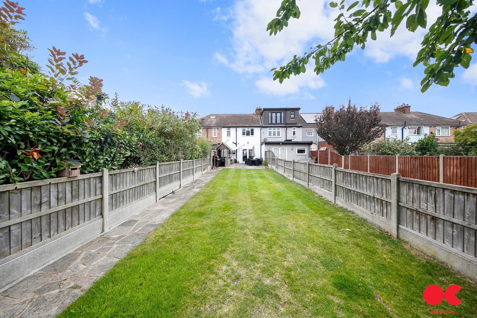 3 bed terraced house for sale in Brentwood Road, Gidea Park  - Property Image 40