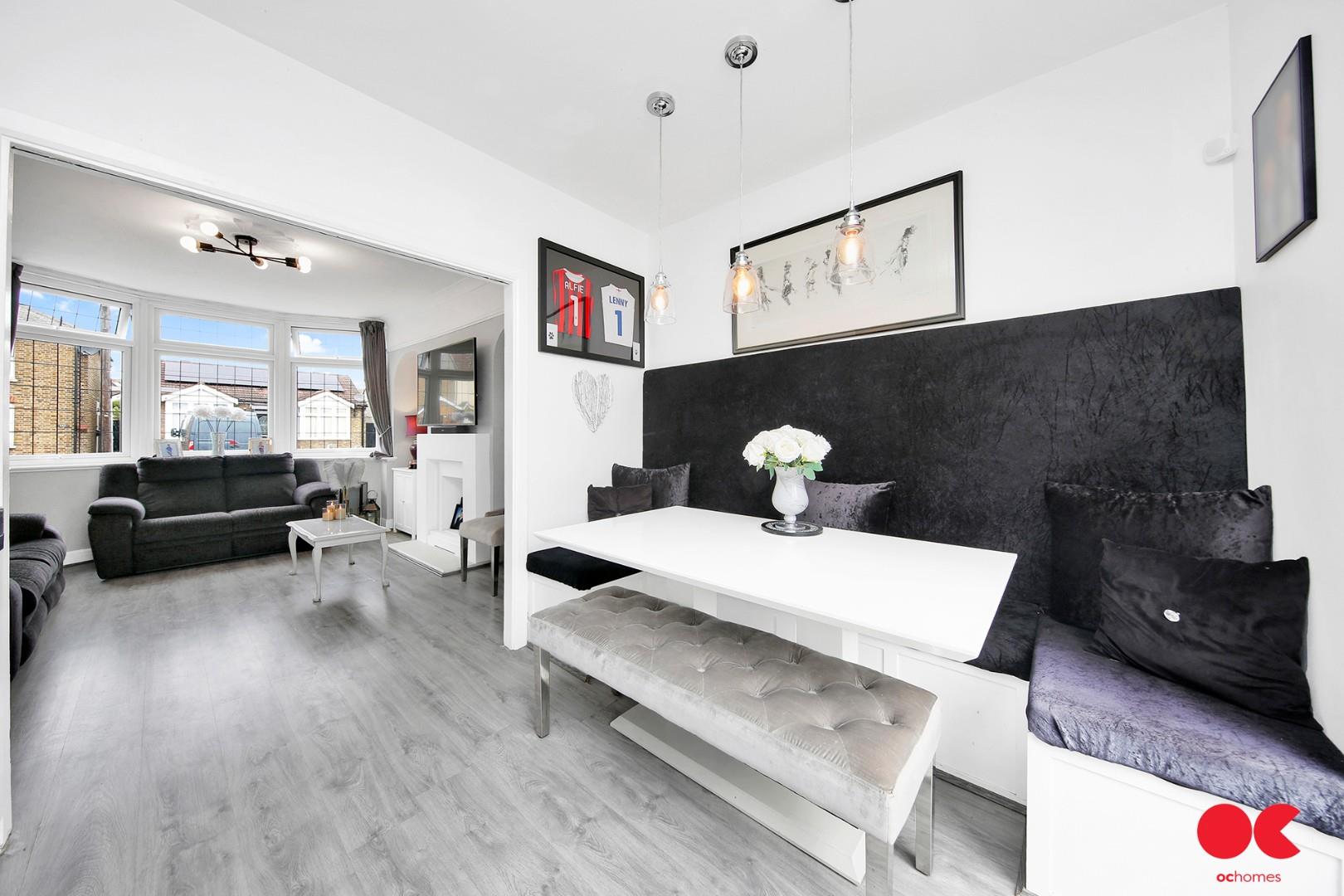 3 bed terraced house for sale in Brentwood Road, Gidea Park  - Property Image 7