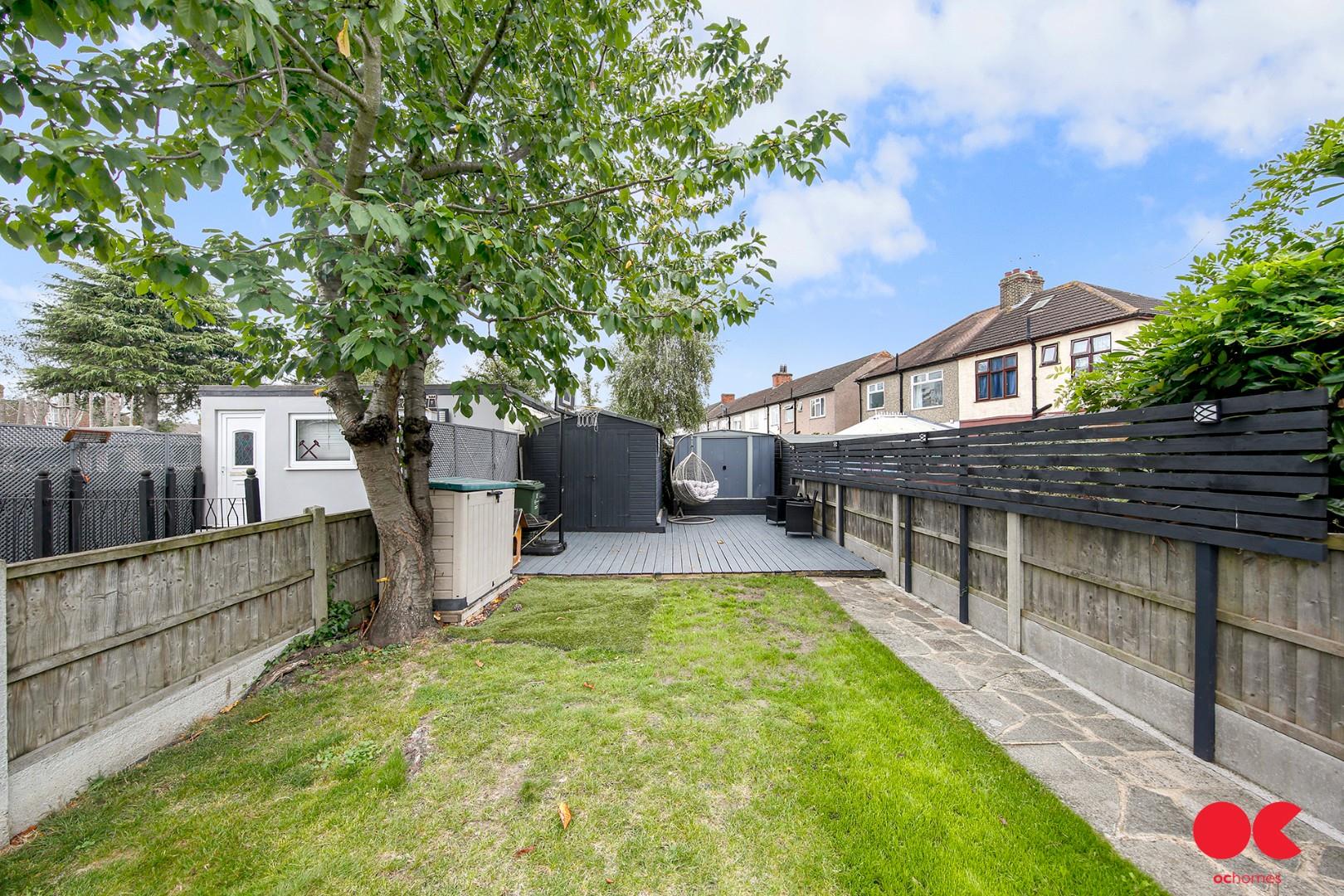 3 bed terraced house for sale in Brentwood Road, Gidea Park  - Property Image 29