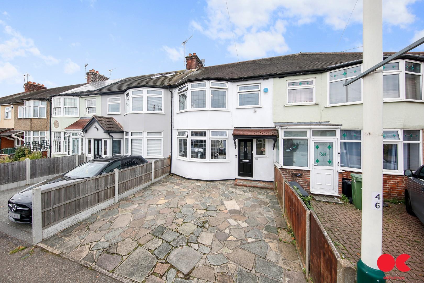 3 bed terraced house for sale in Brentwood Road, Gidea Park  - Property Image 3