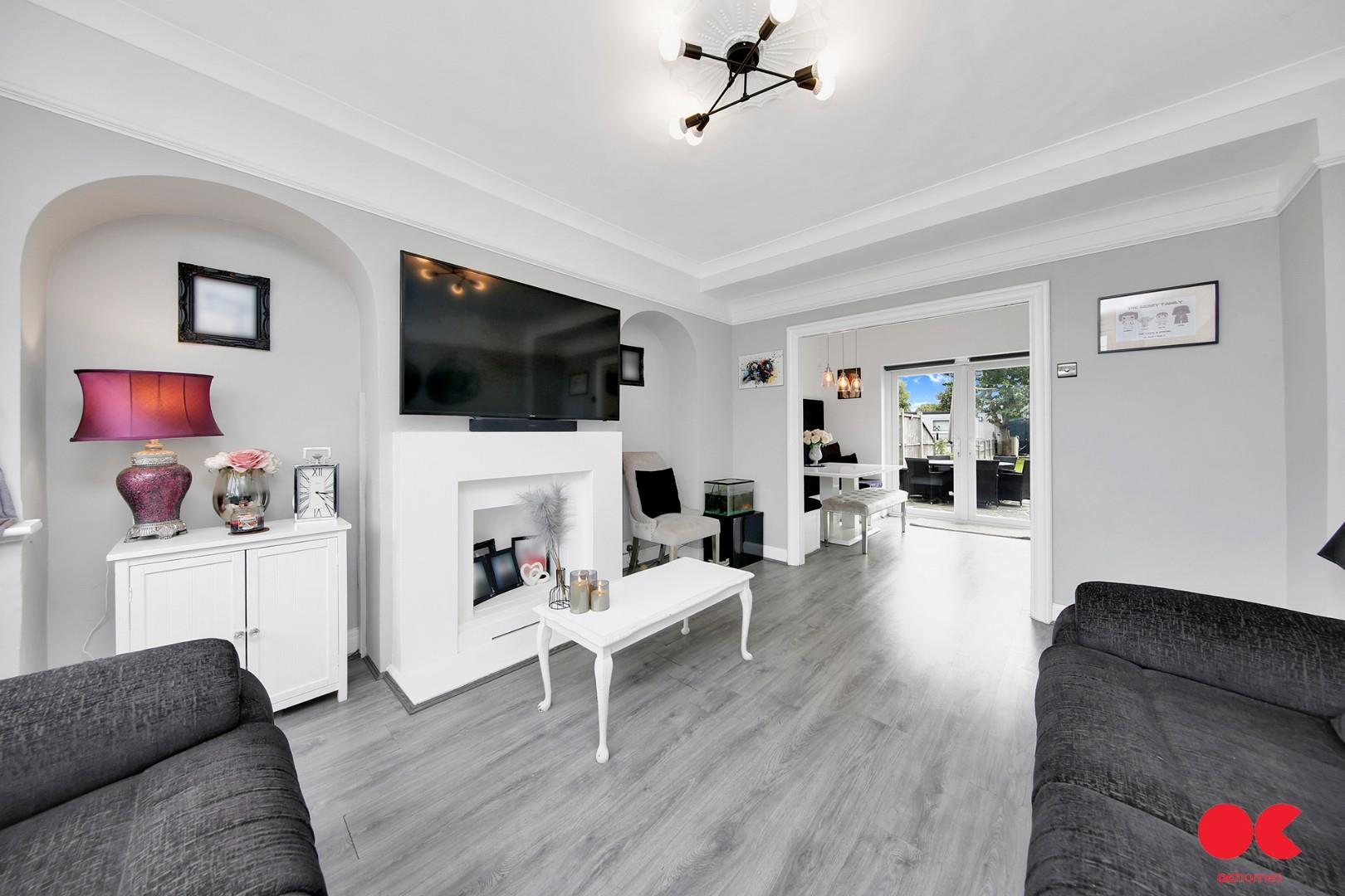 3 bed terraced house for sale in Brentwood Road, Gidea Park  - Property Image 16