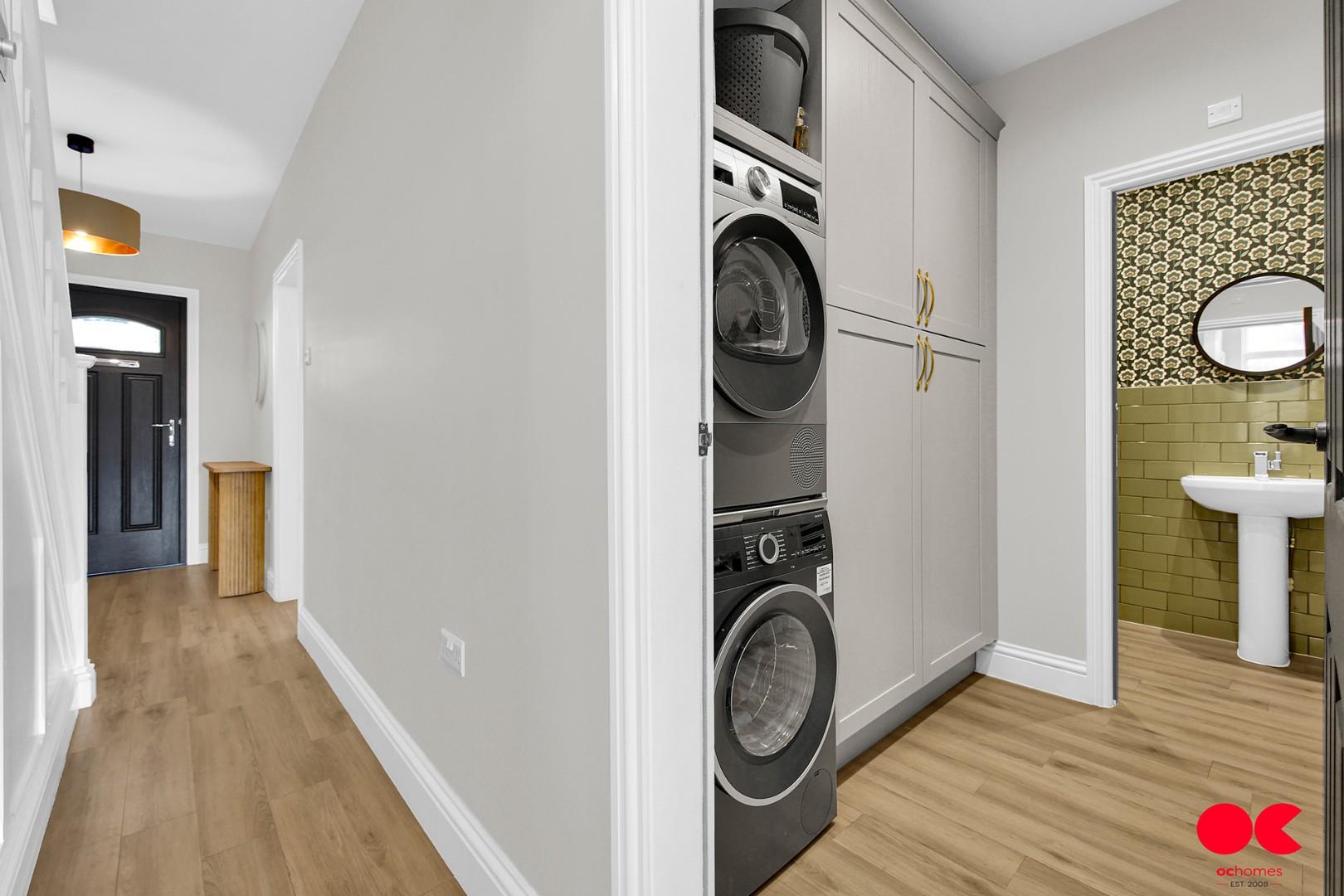 3 bed detached house for sale in Princes Road, Romford  - Property Image 9