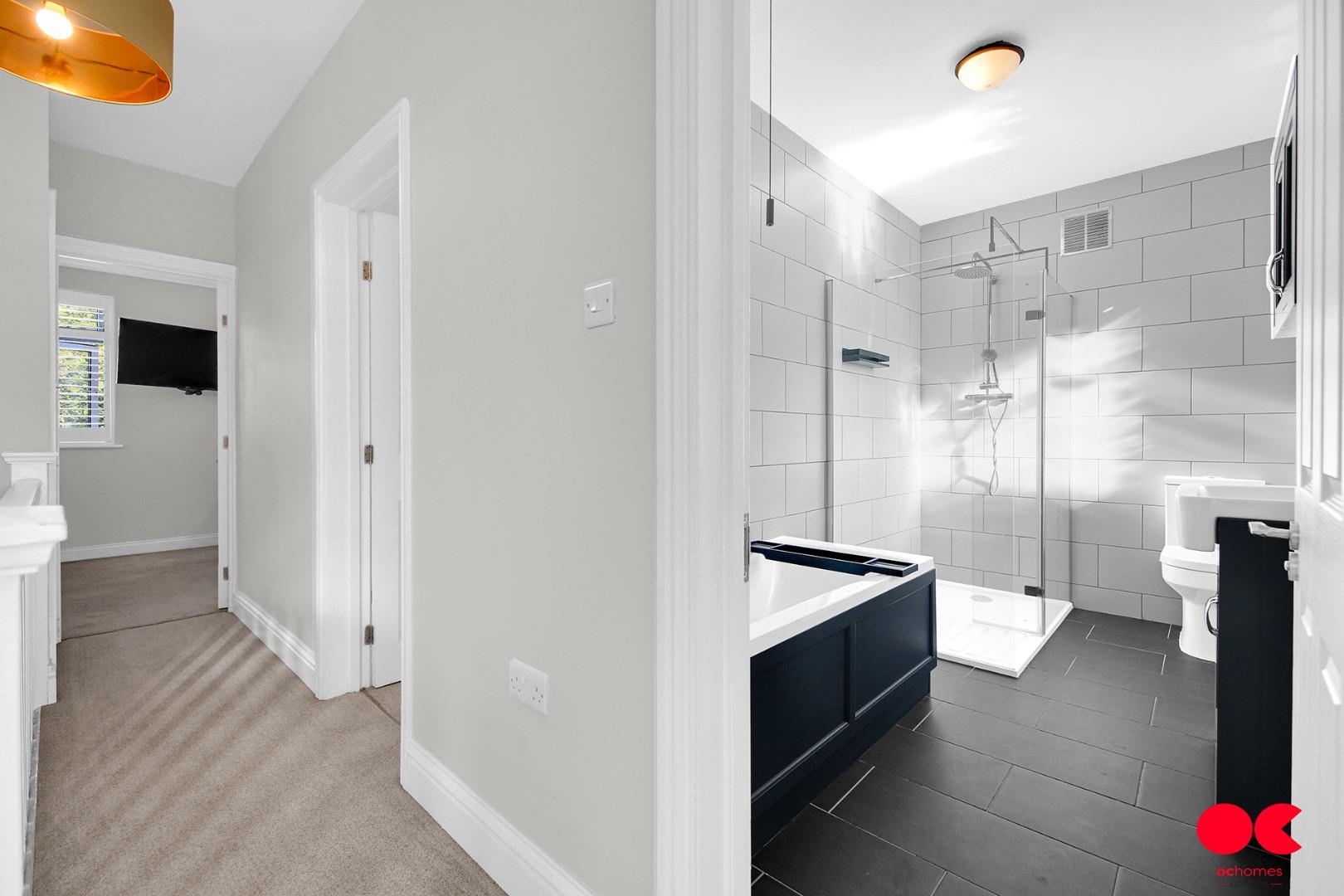 3 bed detached house for sale in Princes Road, Romford  - Property Image 42