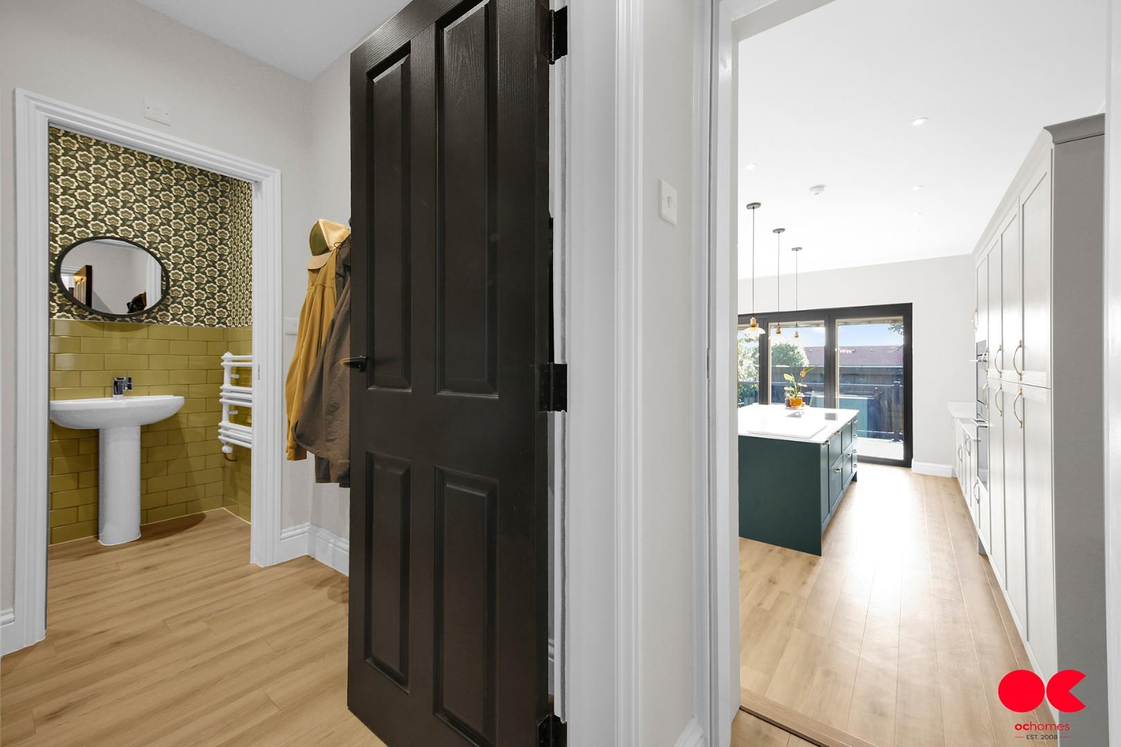 3 bed detached house for sale in Princes Road, Romford  - Property Image 14