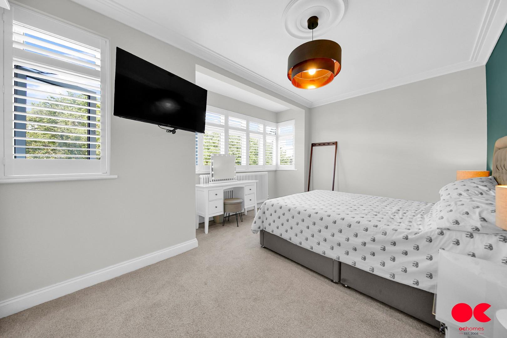 3 bed detached house for sale in Princes Road, Romford  - Property Image 35