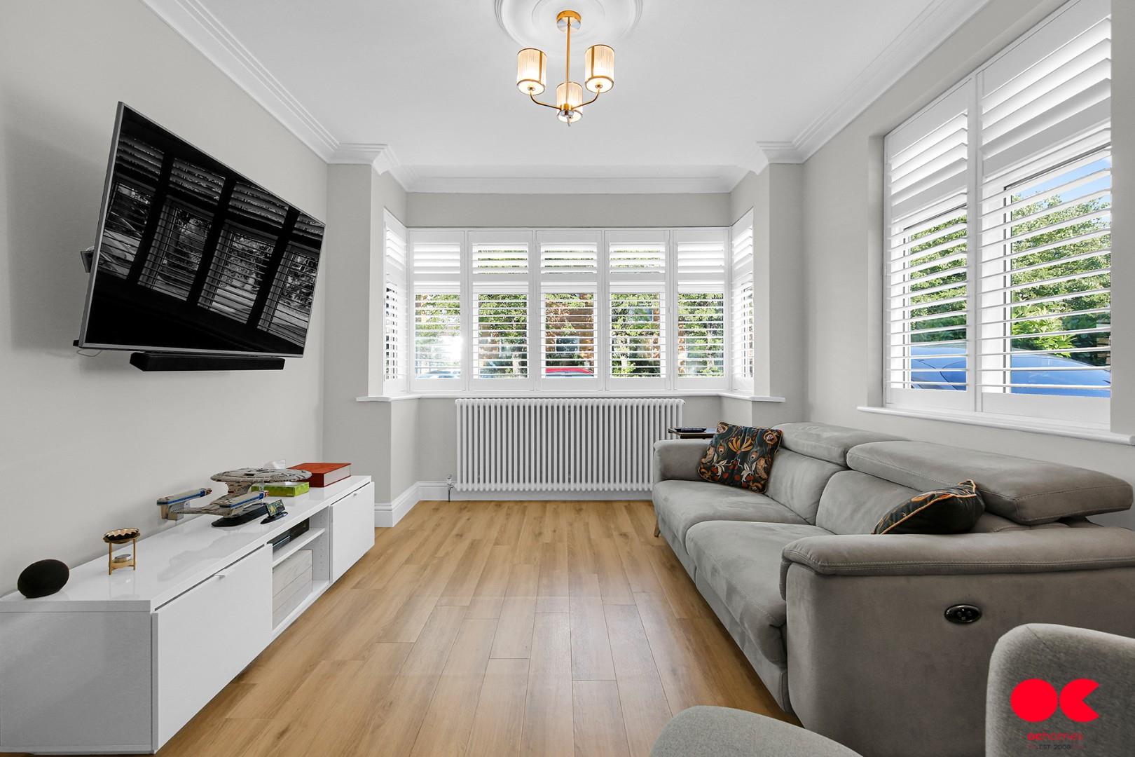 3 bed detached house for sale in Princes Road, Romford  - Property Image 10