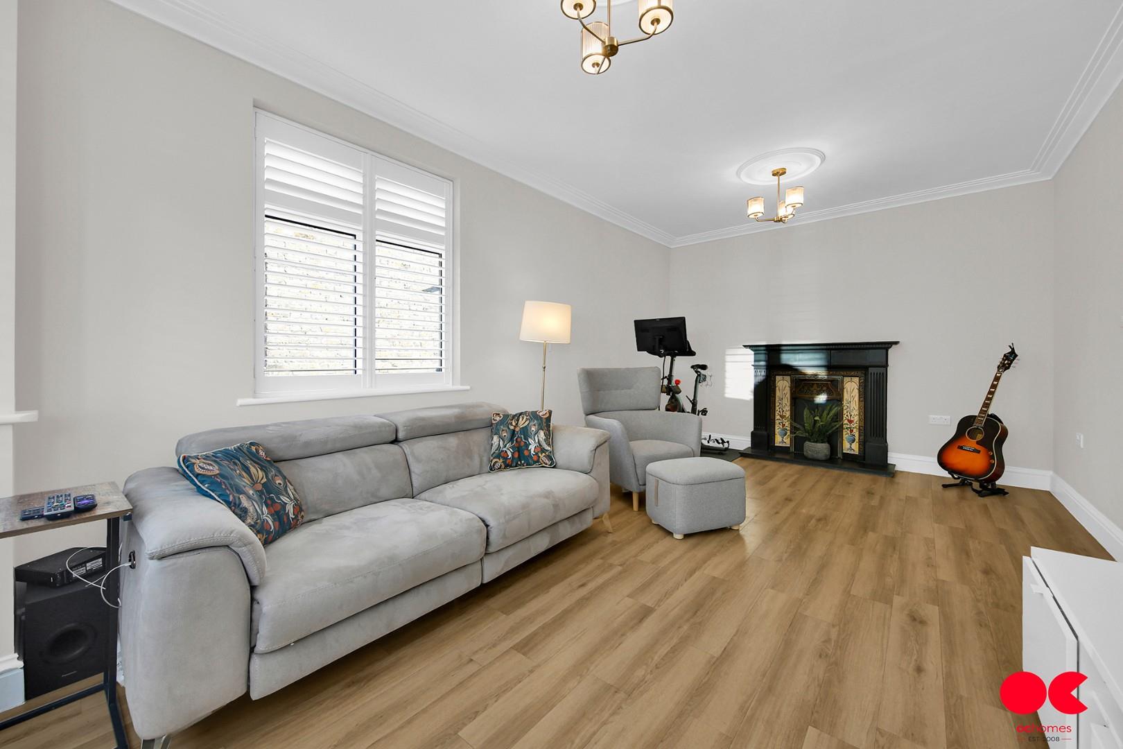 3 bed detached house for sale in Princes Road, Romford  - Property Image 13
