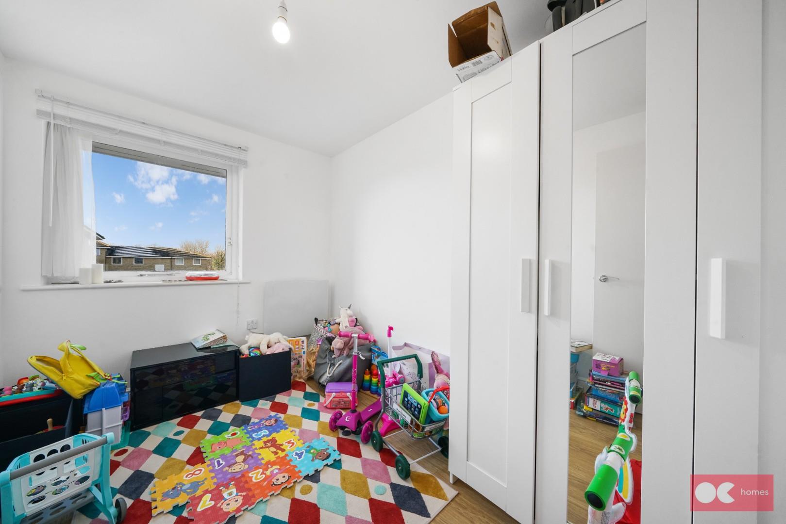 2 bed flat for sale in Hogg Lane, Grays  - Property Image 4