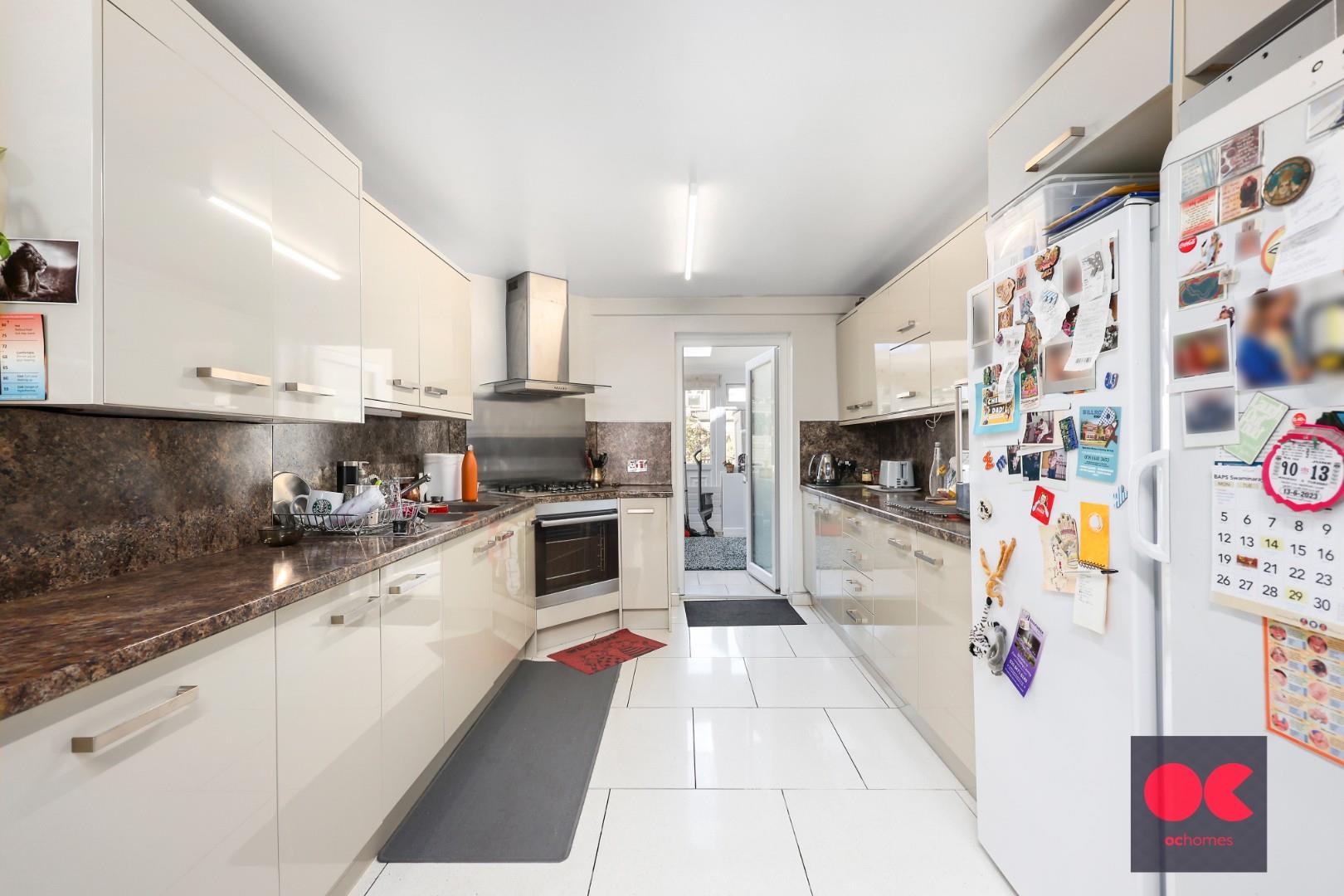 4 bed terraced house for sale in Thorngrove Road, Upton Park  - Property Image 3