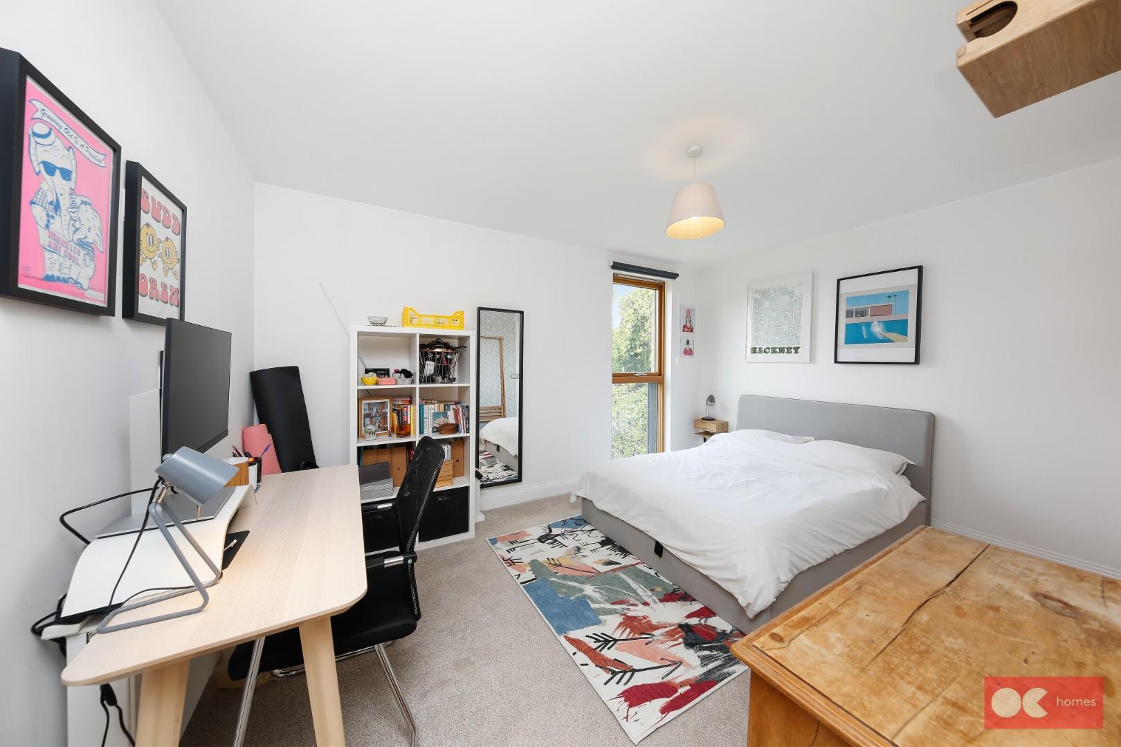 2 bed flat for sale in Lea Bridge Road, Hackney  - Property Image 2