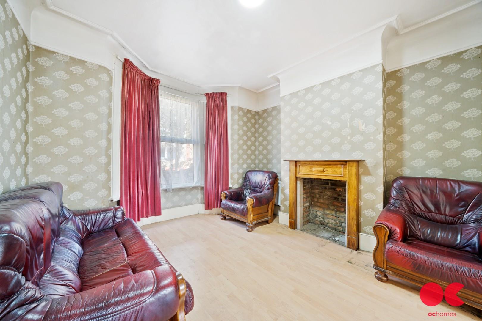 3 bed terraced house for sale in Bromley Road, Leyton  - Property Image 3