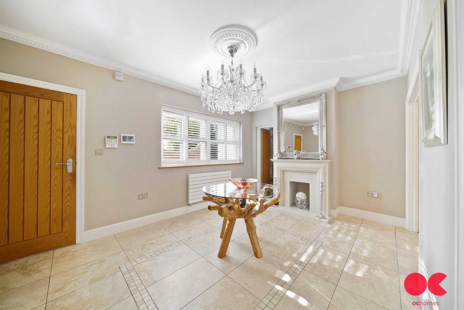 6 bed detached house for sale in Nelmes Way, Hornchurch  - Property Image 21