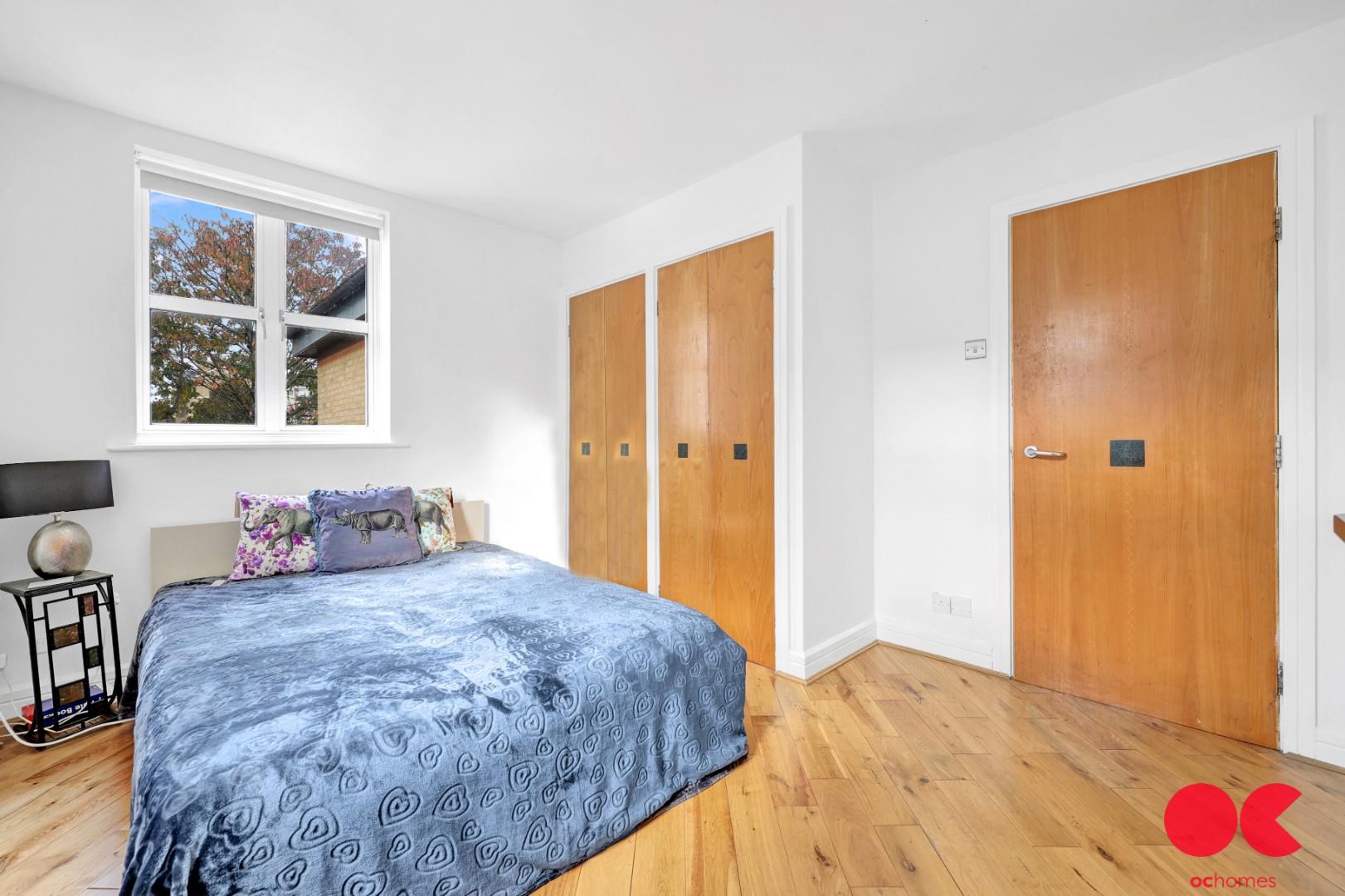 2 bed flat for sale in Equity Square, Shoreditch  - Property Image 3