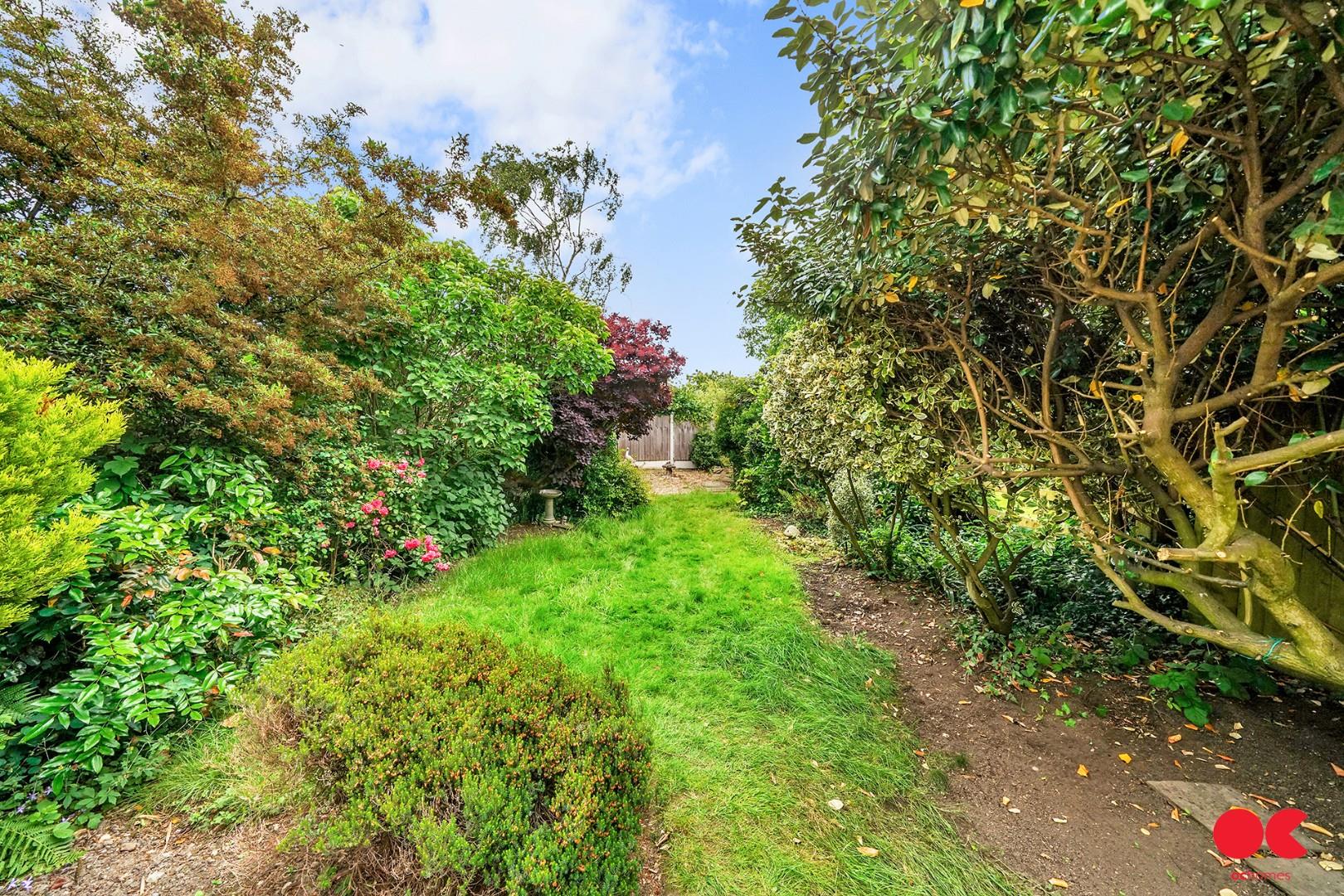 3 bed semi-detached house for sale in Pettits Lane, Romford  - Property Image 12