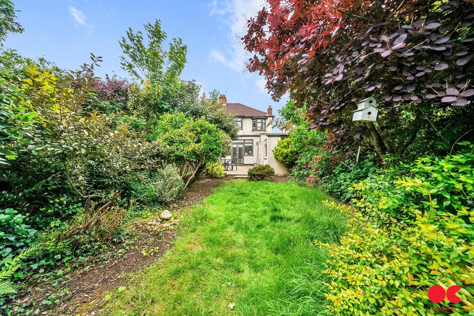 3 bed semi-detached house for sale in Pettits Lane, Romford  - Property Image 18