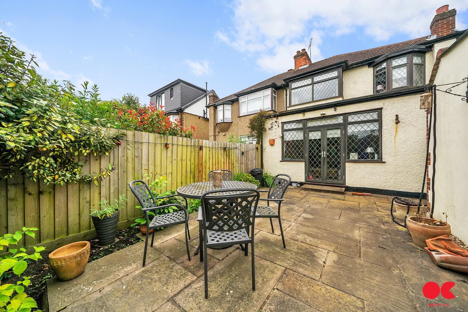 3 bed semi-detached house for sale in Pettits Lane, Romford  - Property Image 25