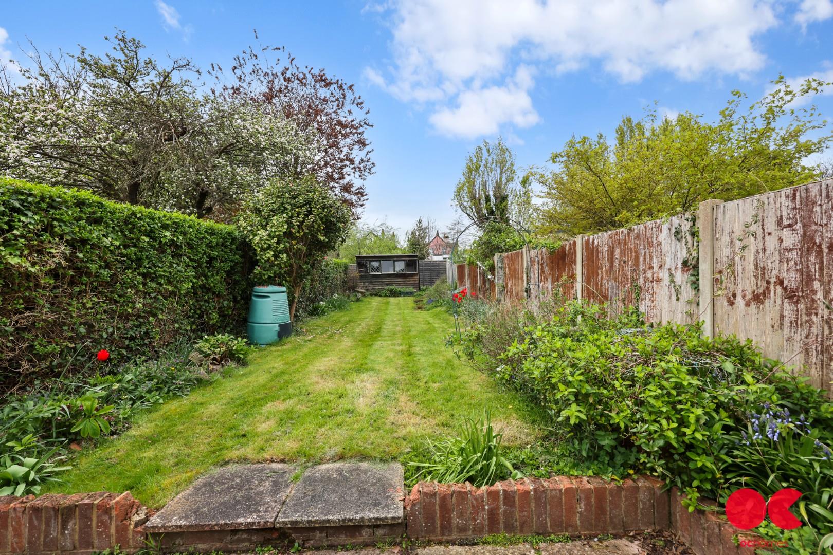 2 bed semi-detached bungalow to rent in Northumberland Avenue, Hornchurch  - Property Image 3