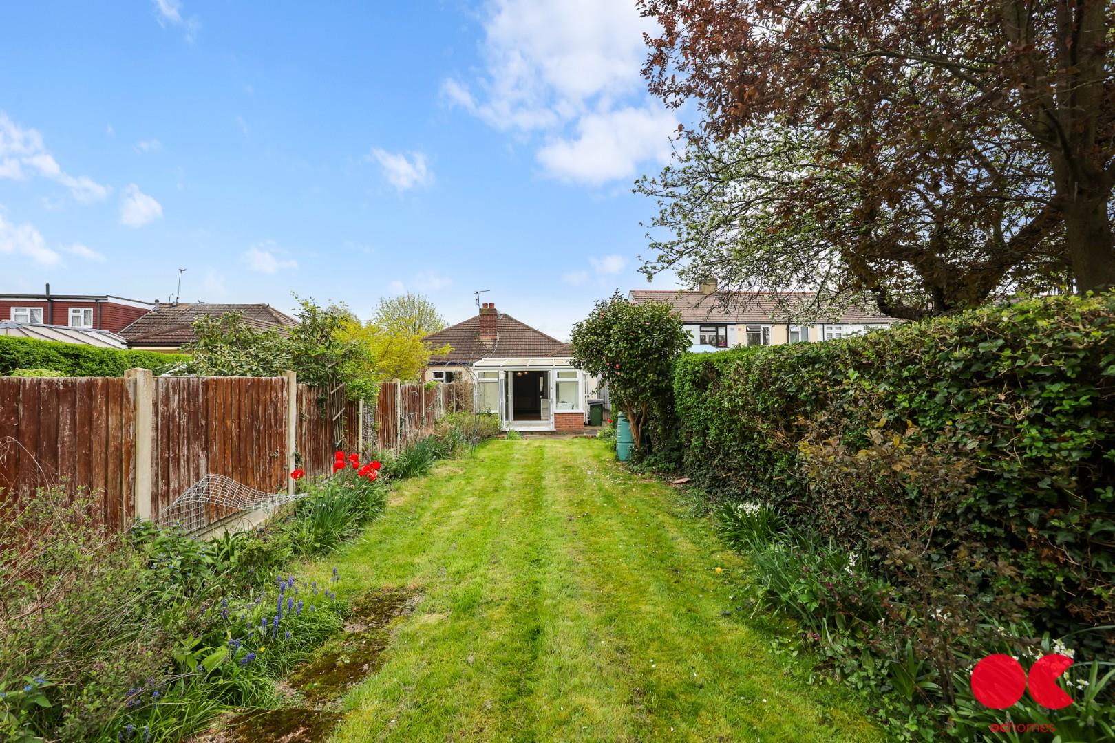 2 bed semi-detached bungalow to rent in Northumberland Avenue, Hornchurch  - Property Image 18