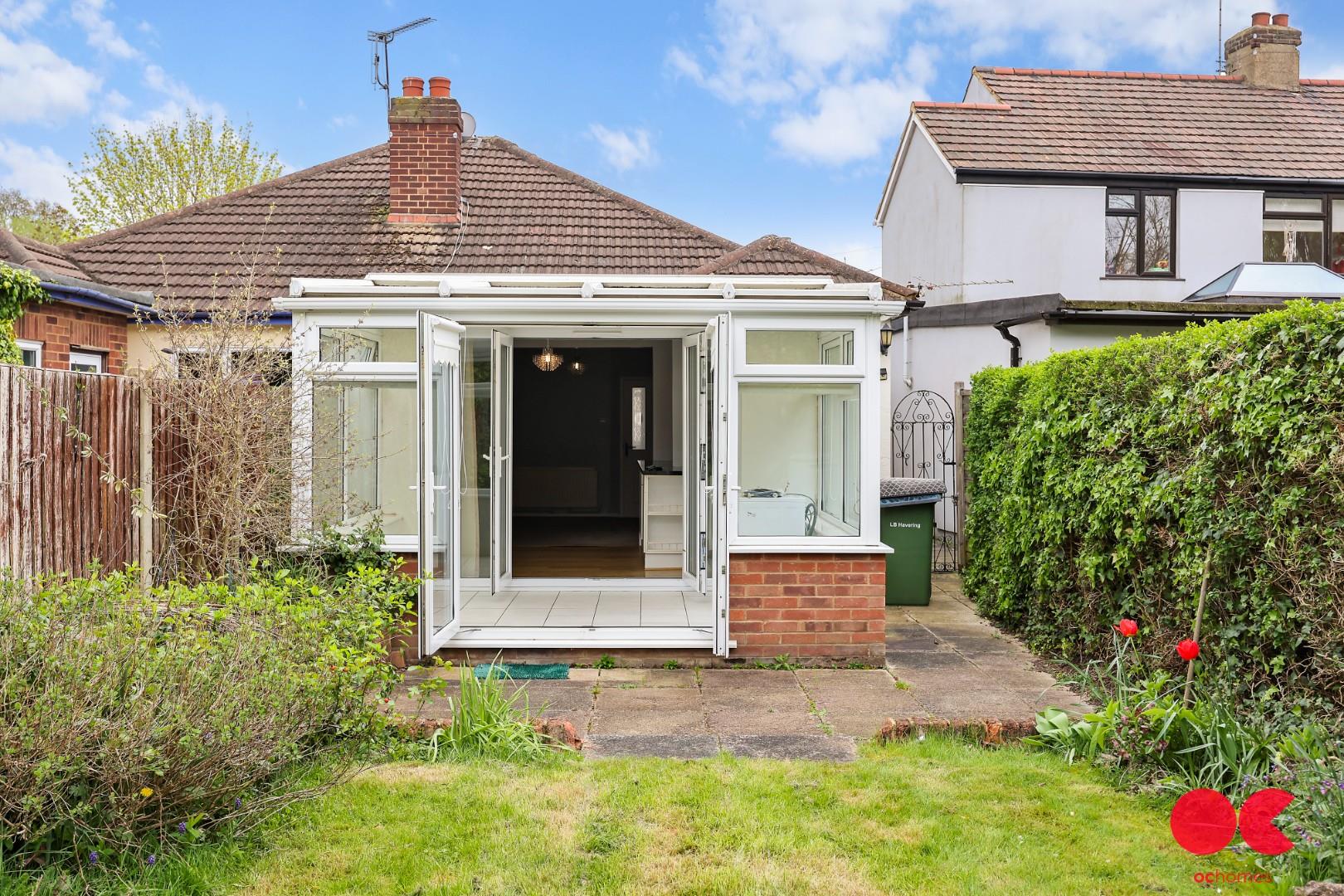 2 bed semi-detached bungalow to rent in Northumberland Avenue, Hornchurch  - Property Image 17